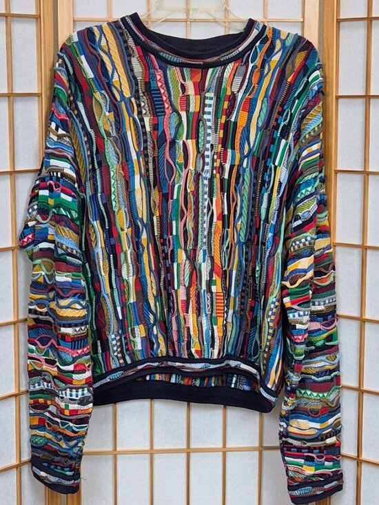 Tundra Other - Tundra Canada multicolor bright colors black red men's sweater EUC size Medium